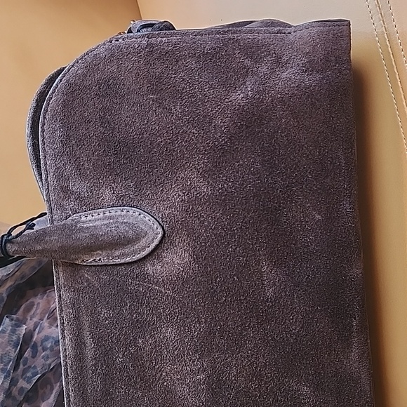 Elegant Brown Suede Handbag - Picture 7 of 9